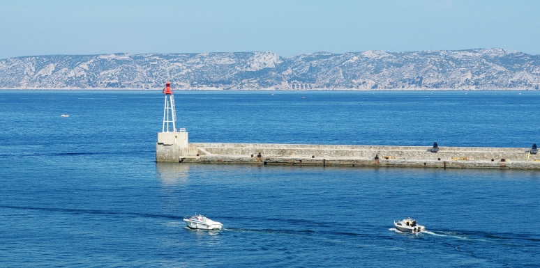 Marseille - Sortie du Vieux Port